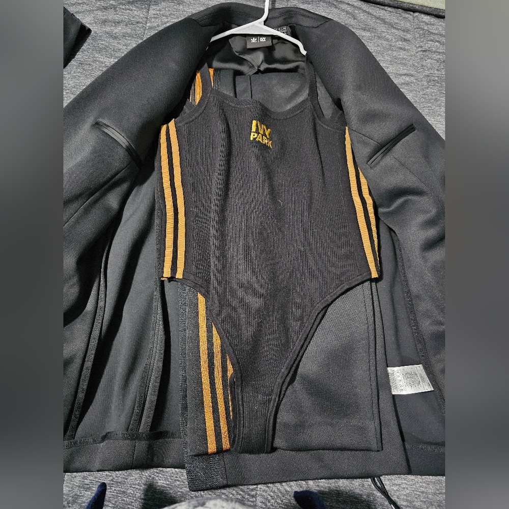 ADIDAS X IVY PARK WOMEN'S 3 STRIPES SUIT BLAZER JACKET - Picture 4 of 4